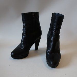 SERGIO ROSSI LEATHER PLATFORM BOOTIE 37 US/7 *